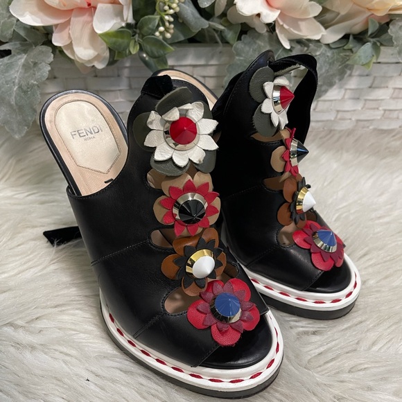 Fendi Black Floral Heels - Picture 3 of 16